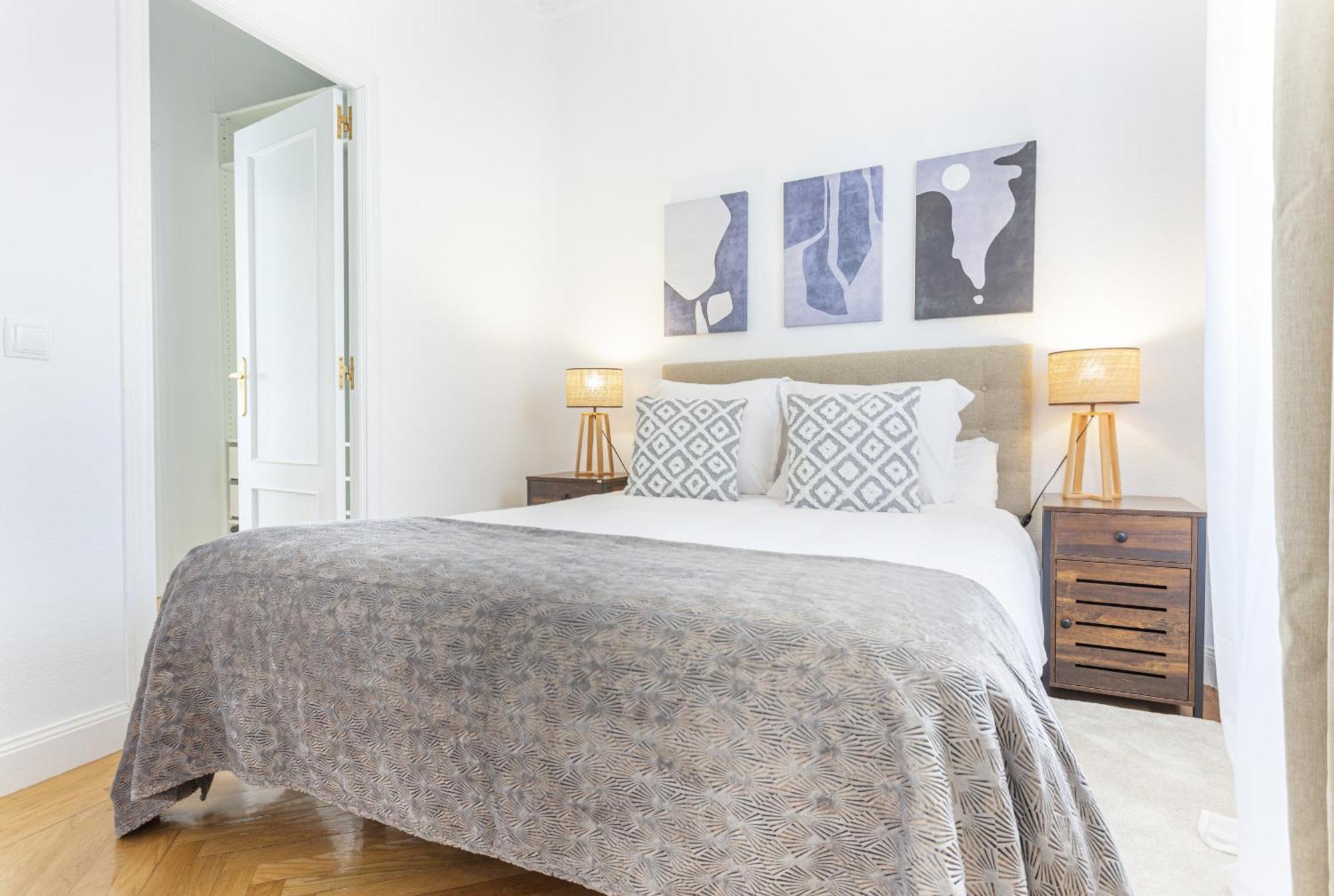 Apartamento Santa Ana Place En Madrid Luaran gambar